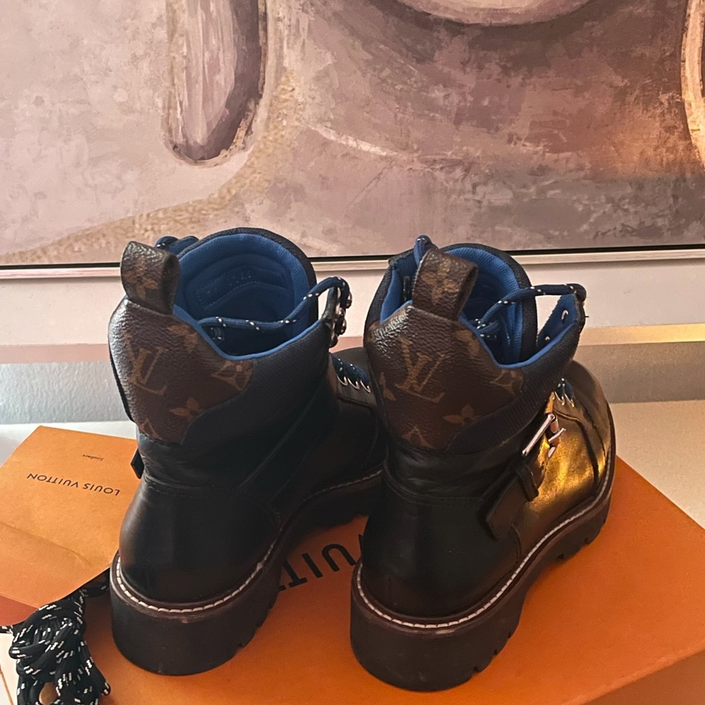 authentic Louis Vuitton Territory Ranger Boots - Picture 6 of 7